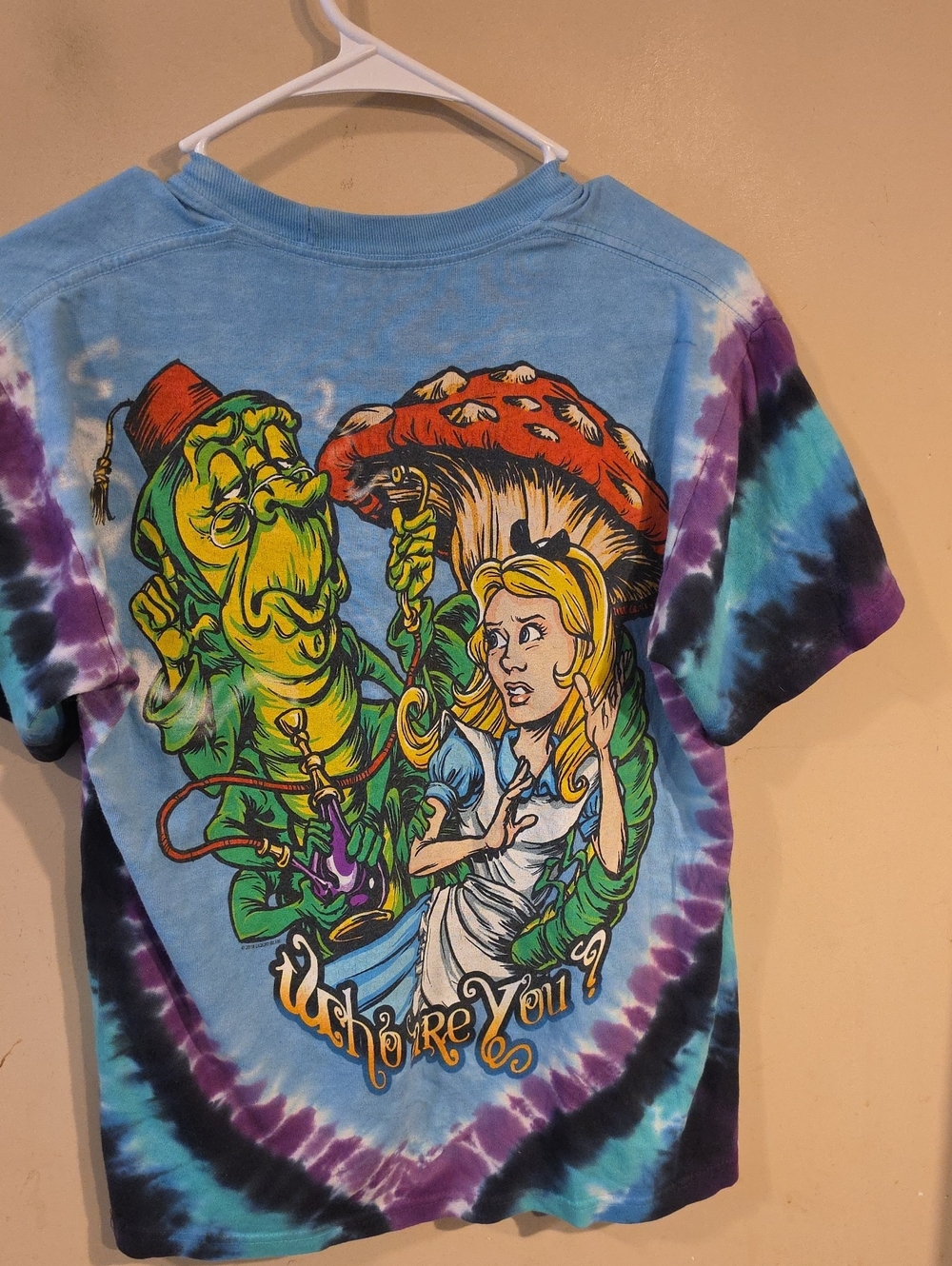 Unisex Tie-Dye Alice in Wonderland Graphic Tee - Blue & Purple